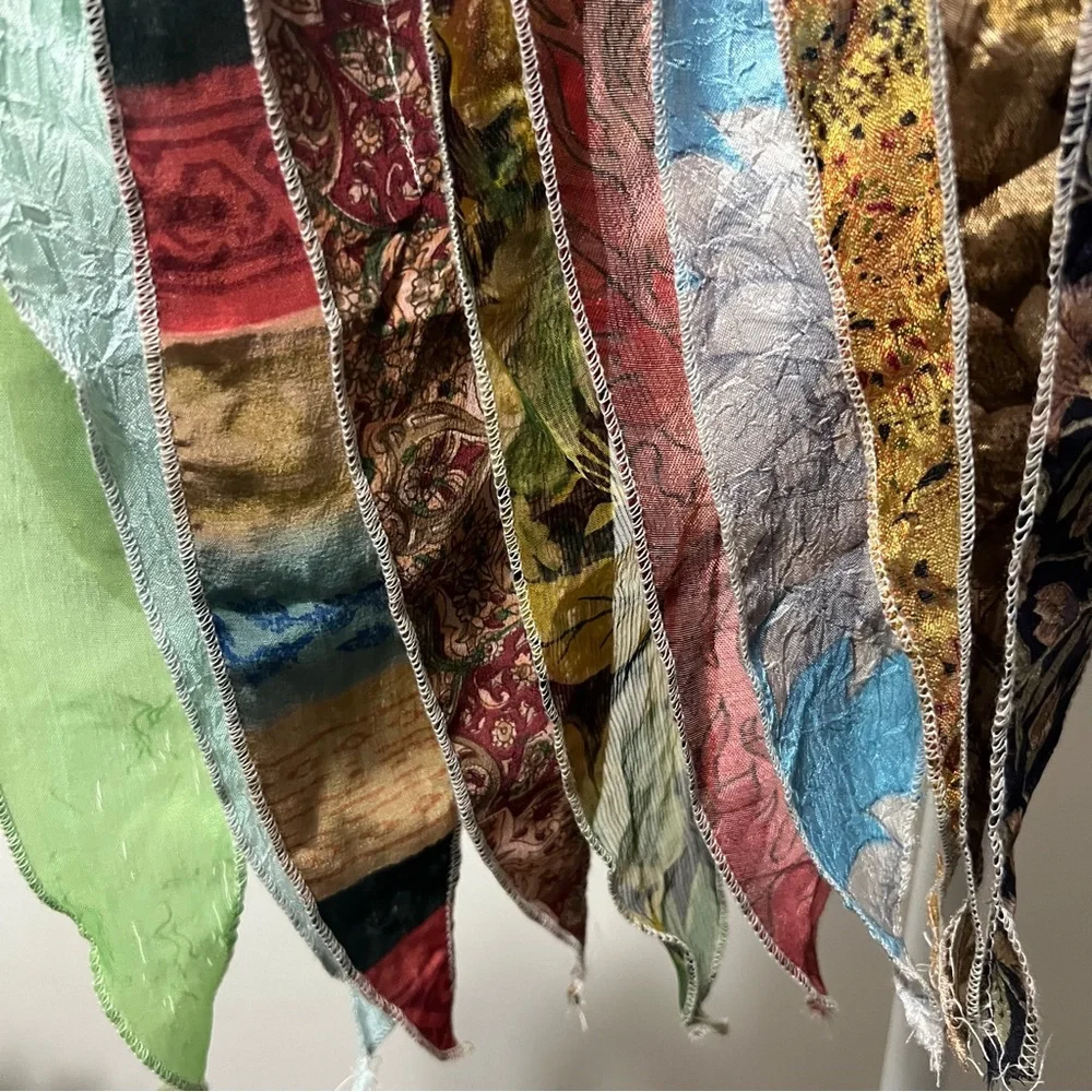 N/A vibrant scarf